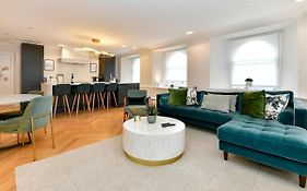 Pass The Keys Beautiful 2 Bed Apartment With Parking In The Bay