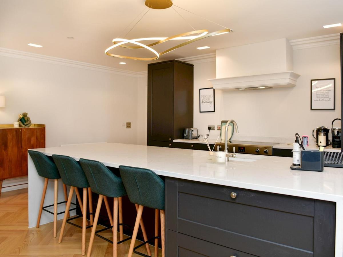 Pass The Keys Beautiful 2 Bed Apartment With Parking In The Bay Cardiff Exterior photo