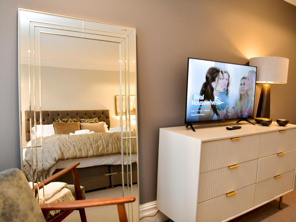 Pass The Keys Beautiful 2 Bed Apartment With Parking In The Bay Cardiff Exterior photo
